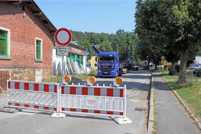 Rechenberg-Bienenmühle: Riesen-Umleitung zur B 171 führt zu "Ehrenrunde" durchs Erzgebirge mit Hindernissen - Auch auf der anderen Seite aus Sayda ist kein Weiterkommen in Rechenberg-Bienenmühle.
