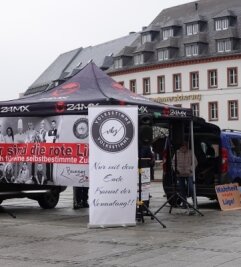 Rechte verdrängen Familienfest - Das "Volksstimme Bürgerbündnis Zwickau" demonstriert regelmäßig in Zwickau für einen Umsturz. 