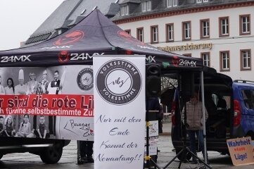Rechte verdrängen Familienfest - Das "Volksstimme Bürgerbündnis Zwickau" demonstriert regelmäßig in Zwickau für einen Umsturz. 