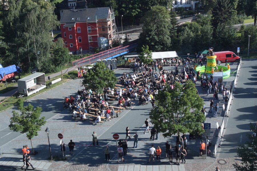 Rechtes Bündnis trifft sich auf Parkplatz - Auf dem Hammerparkplatz fand am Samstag der freigeistige Sommerabend des Vereins statt.