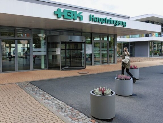 Rechtsstreit im Zwickauer Krankenhaus erneut verschoben - Das Heinrich-Braun-Klinikum in Zwickau. (Archiv)