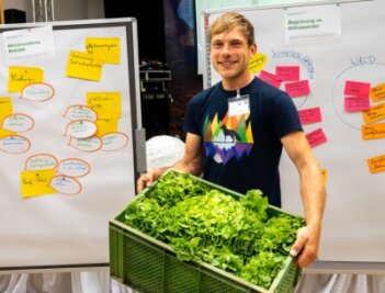 Regionalkonferenz in Rochlitz: Vernetzung als Strategie gegen Klimakrise - Ökolandbauer Daniel Hausmann aus Breitenborn verkauft sein Gemüse überwiegend direkt an die Verbraucher. 