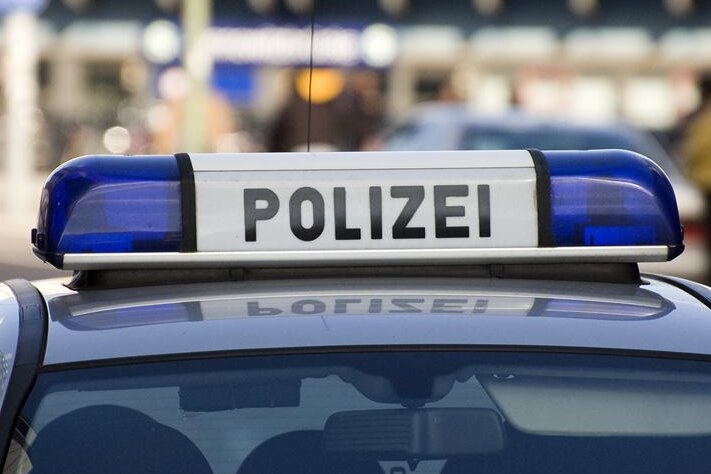 Reichenbach: Folgenreiche Trunkenheitsfahrt - 17.000 Euro Schaden - Die Polizeibeamten stellten bei dem Fahrer einen Atemalakoholwert von 1,82 Promille fest.