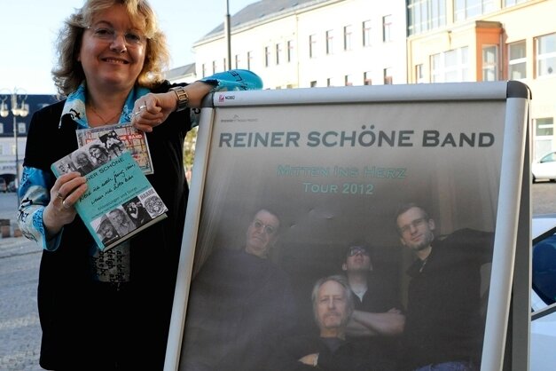 Reichenbach freut sich auf den Hollywood-Star - Es ist angerichtet. Margit Werner kennt Reiner Schöne persönlich und lädt zum Auftritt des Mimen, Sängers und Autors für Samstag ein.