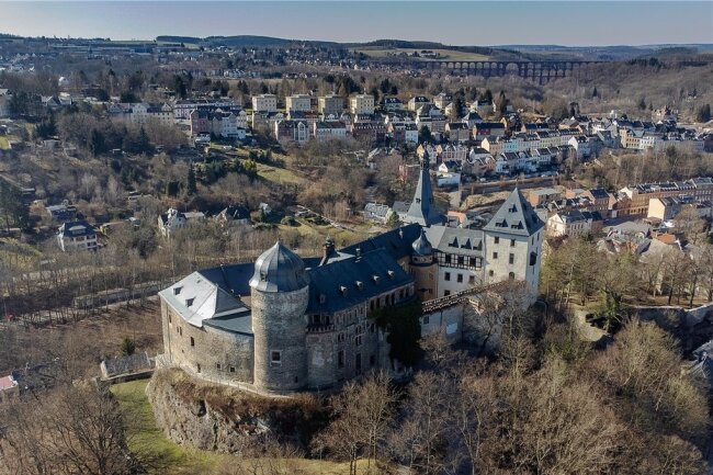 Das Museum Burg Mylau ist das vom Bestand her zweitgrößte Museum im Vogtlandkreis. Seit August 2010 befindet es sich in Trägerschaft des Vereins Futurum Vogtland. In Hintergrund die Göltzschtalbrücke.