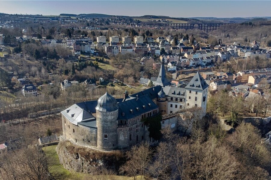Das Museum Burg Mylau ist das vom Bestand her zweitgrößte Museum im Vogtlandkreis. Seit August 2010 befindet es sich in Trägerschaft des Vereins Futurum Vogtland. In Hintergrund die Göltzschtalbrücke.