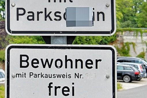 Reichenbach richtet neue Parkplätze für Bewohner ein - Der Technische Ausschuss von Reichenbach hat Parkplätze für Anwohner auf der Fritz-Schneider-Straße im Abschnitt zwischen Bahnhofstraße und Weststraße sowie auf der Weststraße im Abschnitt zwischen Ackermannstraße und Weinholdstraße beschlossen. 