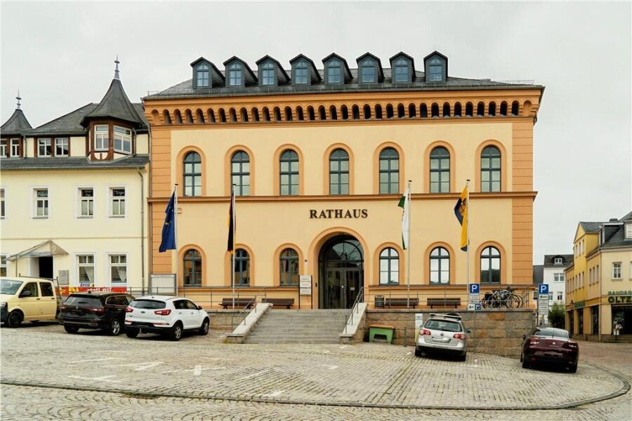 Reichenbach: Windenergie und Hallenbad auf der Tagesordnung - Am Montag tagt der Reichenbacher Stadtrat im Rathaus.