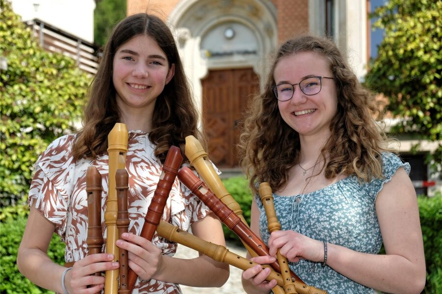 Reichenbacher Musikschüler geben öffentliche Generalprobe - Heidi Manz (l.) und Marielle Weck vertraten Reichenbach im Vorjahr beim Bundeswettbewerb „Jugend musiziert“.