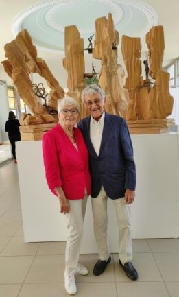 Baldur Geipel und seine Frau Gisela in Bad Elster bei der Eröffnung seiner Ausstellung "Figur ist Raum" in der Kunstwandelhalle. 