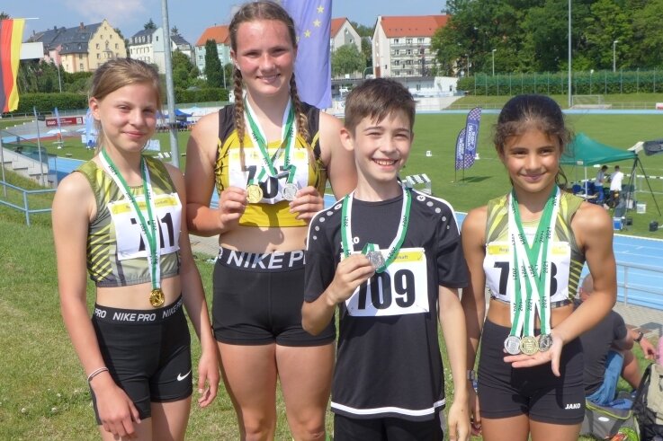 Reichenbacher Talente bringen elf Medaillen mit - Vier der Reichenbacher Medaillengewinner: Mia Rahnfeld, Alina Hartnuß, Maximilian Kautz und Marie Hendel (von links). 