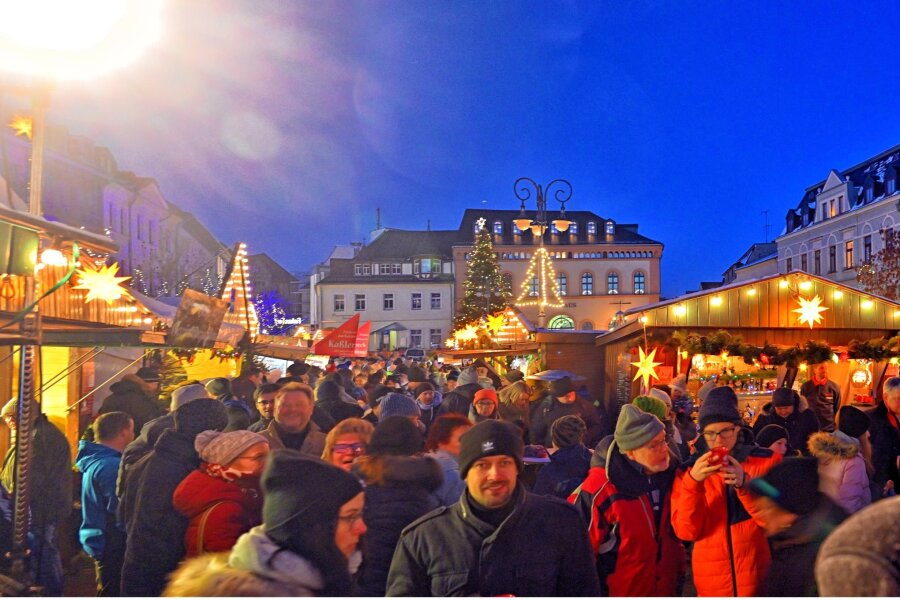 Reichenbacher Weihnachtsmarkt steigt erst kurz vorm Fest - Von Donnerstag bis Samstag steigt auf dem Marktplatz in Reichenbach der Weihnachtsmarkt.