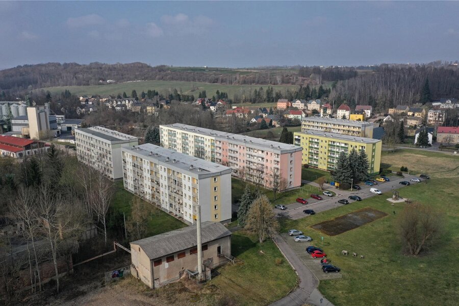 Reinsdorf plant Veränderungen für Platten an der Poststraße - Die Mehrfamilienhäuser in Plattenbauweise entstanden in den 1980er-Jahren. Nicht alle Wohnungen sind heute noch belegt.