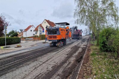 Reinsdorf: Reinsdorfer Straße länger gesperrt als geplant - Die Sanierung eines Teils der Reinsdorfer Straße wird länger dauern als geplant.