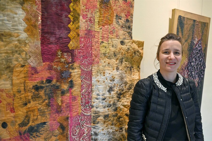 „Reise ins Unbekannte“: Thüringer Textilkünstlerin mit neuer Ausstellung in Bad Elster - Bekenntnis von Anke Pradel-Schönknecht: „Meine Stärke liegt im Handwerk."