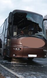 Reisebus fängt auf A 72 Feuer - 100.000 Euro Schaden - 