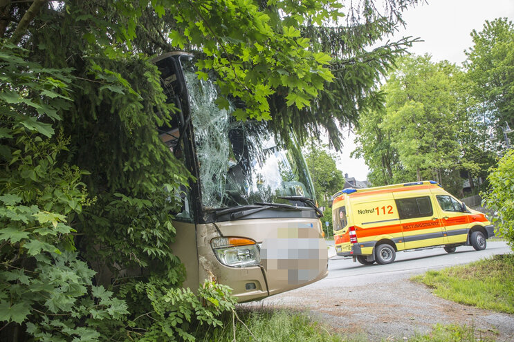 Reisebus in Oberwiesenthal verunglückt - 