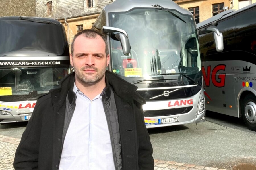 René Lang, der Jungunternehmer 2021 im Städtebund Silberberg, hat harte Monate hinter sich. Das Schwarzenberger Busreiseunternehmen in Familienhand will nach Corona endlich wieder durchstarten. 