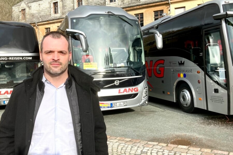 René Lang, der Jungunternehmer 2021 im Städtebund Silberberg, hat harte Monate hinter sich. Das Schwarzenberger Busreiseunternehmen in Familienhand will nach Corona endlich wieder durchstarten. 