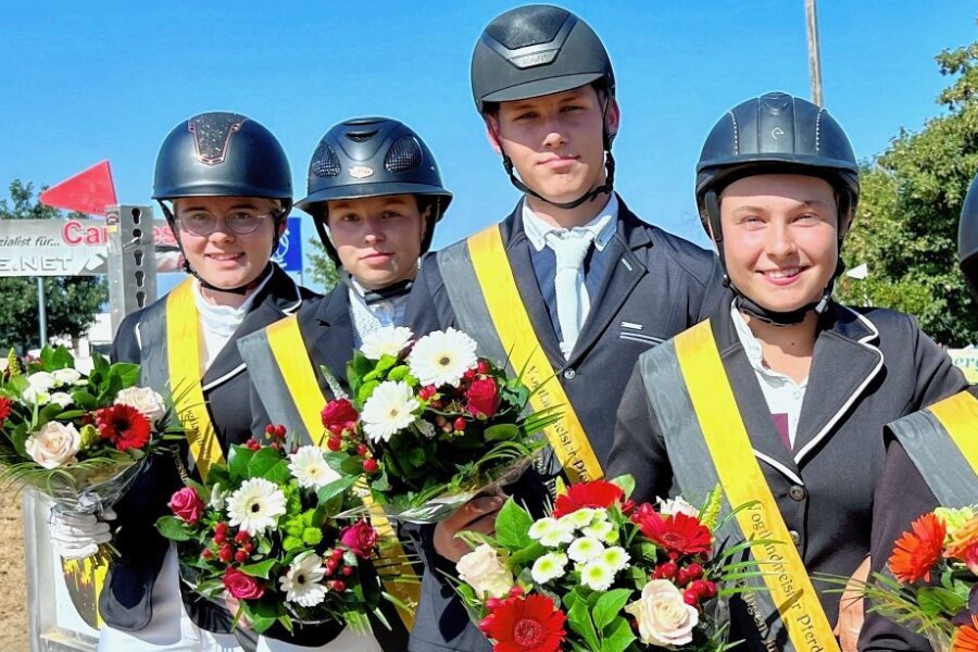 Reit- und Springturnier: Blumen für die neuen Vogtlandmeister - 