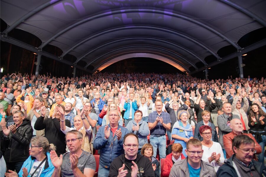 Rekordverdächtiger Sommer im Naturtheater Bad Elster: Für diese Künstler müssen sich Fans beim Ticketkauf sputen - 25.000 Besucher strömten vergangenes Jahr in das Naturtheater in Bad Elster. Das war Rekord. Werden es dieses Jahr noch mehr?