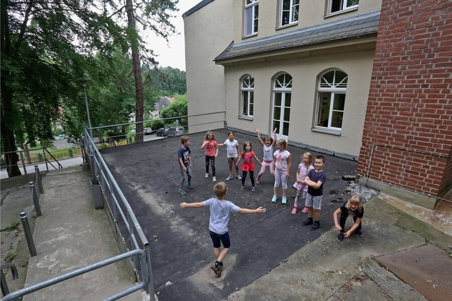 Auf den alten Kohlebunker kommt eine Terrasse für Unterricht an der frischen Luft. Foto: Andreas Kretschel