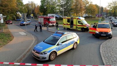 Rentner kommt bei Unfall in Chemnitz ums Leben - Der Unfall ereignete sich gegen 16.15 Uhr im Bereich des Kreisverkehrs Heinersdorfer/Bornaer/Blankenburger Straße.
