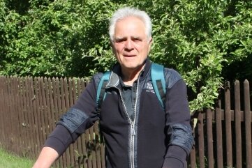 Ralf Trompelt aus Langenhessen ist seit Anfang Juni für den Zensus unterwegs. Bisher hat der 71-Jährige mehr als die Hälfte der ihm zugeteilten Personen befragt.