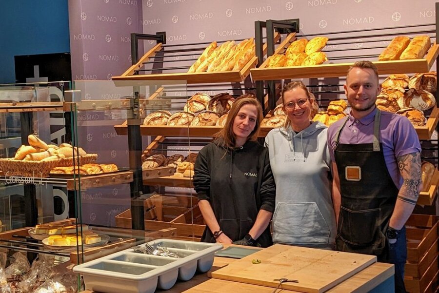 Restaurant Nomad erweitert Konzept um Bäckerei-Geschäft in der Chemnitzer Innenstadt - Im Suppengrün gibt es jetzt den Bäckereiladen von Nomad. Im Bild: Lina Haprecht, Ellen Rieß und Andreas Kirsten (v. l.). 