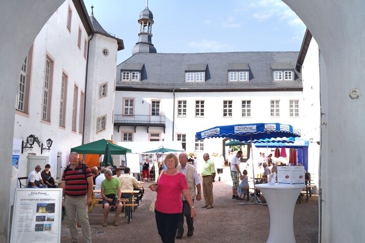 Restaurierte Räume bergen viele Schätze - Den ganzen Tag über gaben sich gestern auf Schloss Wildenfels die Besucher die Klinke in die Hand. Seit 1998 werden Räumlichkeiten des Schlosses restauriert.