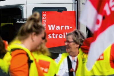 Rettungsdienst: Stehen die Zeichen im Erzgebirge auf Streik? - Die Zeichen stehen auf Streik: Verdi fordert für seine Mitglieder beim DRK Sachsen mehr Gehalt.