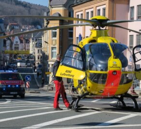Rettungshelikopter in Aue gelandet - 