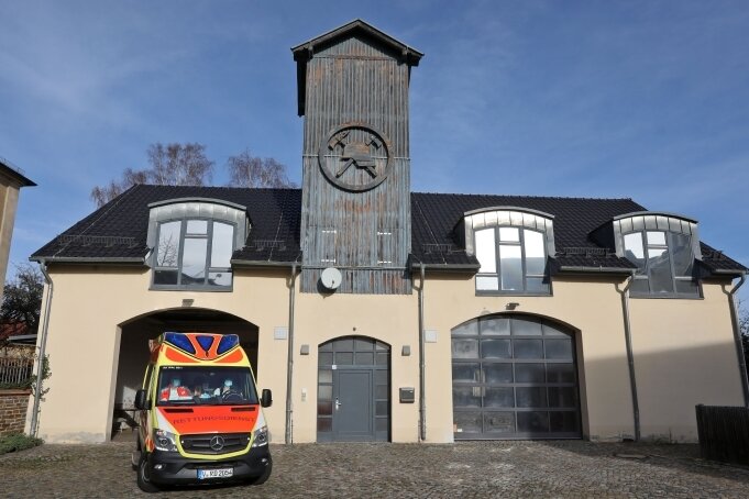 Das ehemalige Feuerwehrgerätehaus am Kirchplatz in Waldenburg wird für 159.000 Euro an den Rettungszweckverband verkauft.