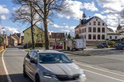 Reumtengrün lässt beim Fußwegbau nicht locker - Der Reumtengrüner Ortschaftsrat macht sich für den Bau eines Fußwegs an der Hauptstraße stark.