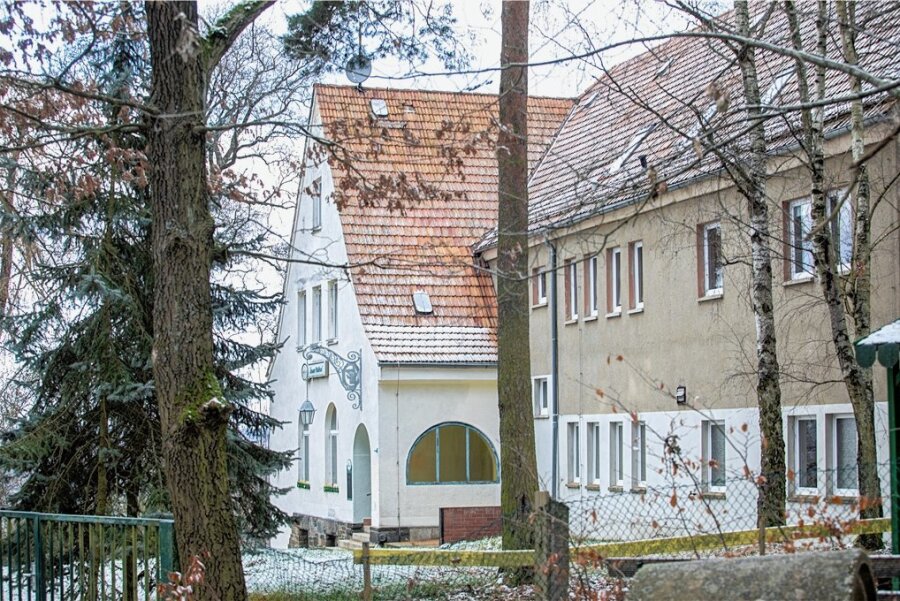 Reusaer Waldhaus bekommt grünes Licht für Umbau zu Arztpraxis - Das Reusaer Waldhaus soll um,gebaut werden. Der Investor kann jetzt loslegen. 