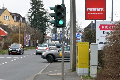 Rewe-Projekt in Brand-Erbisdorf: Zufahrt nur in eine Richtung? - An der B101 Olbernhauer Straße in Freiberg gibt es unter anderem eine Zufahrt und Ausfahrt zum Penny- und Aldi-Markt in Richtung Brand-Erbisdorf.