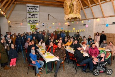 Riesiges Interesse für neuen Verein in Neustadt - Sehr gut besucht war die Auftaktveranstaltung zur Gründung der Dorfgemeinschaft Neustadt in der Poppengrün Scheune. 