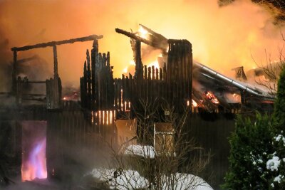 Rittersgrün: Einfamilienhaus komplett niedergebrannt - 