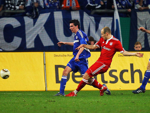 Robben macht auf Schalke den Unterschied - Arjen Robben erzielt den Siegtreffer