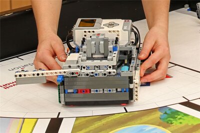 Robotik-Tüftler der Jenaplanschule Markersbach heimsen Pokale ein - Robotertechnik aus Legobausteinen – eine faszinierende Welt für junge Tüftler.