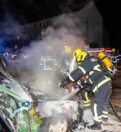 Rochlitz: Audi geht in Flammen auf - 