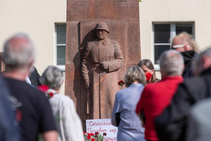 Rochlitz gedenkt am 8. Mai des Kriegsendes - Wie schon in den Vorjahren findet auch an diesem 8. Mai eine Gedenkveranstaltung am Ehrenmal in Rochlitz statt.