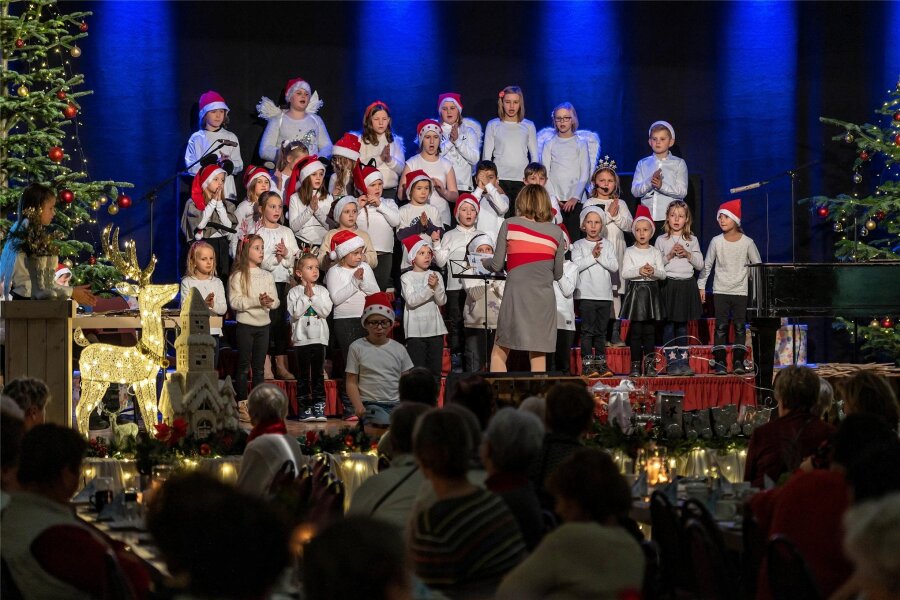 Rochlitz: Senioren lassen es im Bürgerhaus krachen - Lange eine Tradition zur Seniorenweihnachtsfeier: der Chorauftritt der Grundschule. Hier ein Foto von 2022.