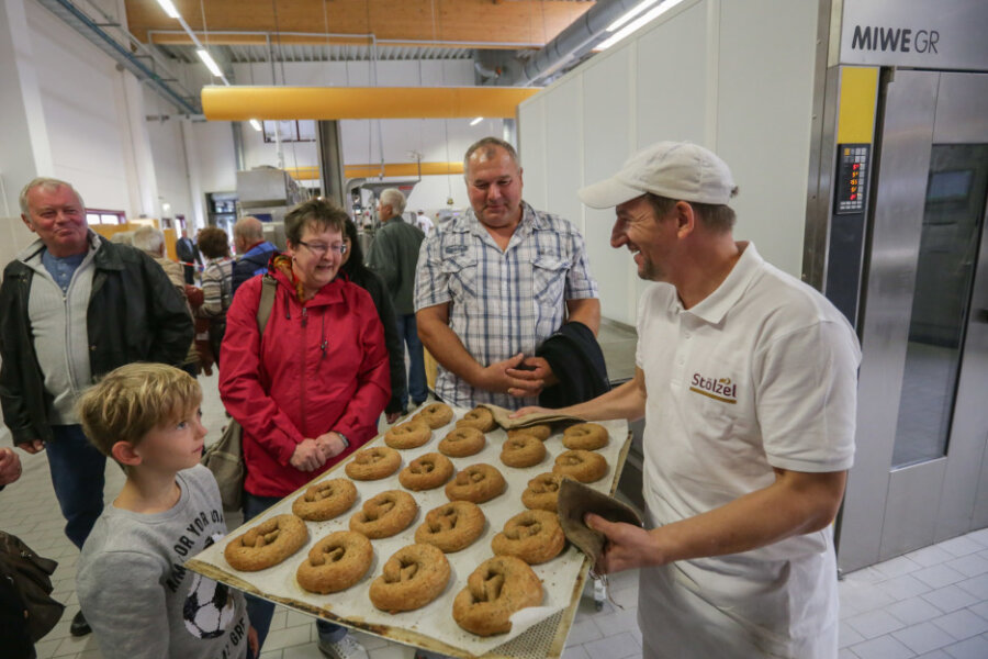 Bäcker Thomas Müller zeigten den Besuchern 2018 die Backstube. 2020 fällt das Backstubenfest aus. 