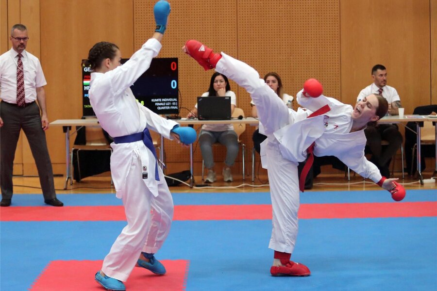 Rochlitzer Karateka stellen Teamziel in Österreich auf den Kopf - Selina Fabian (r.) erkämpfte am Wochenende gleich zwei Medaillen in Österreich.