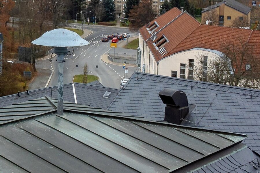 Die Sirene auf der Schillerschule in Rodewisch ist die einzige Bevölkerungs-Warneinrichtung in der Stadt.