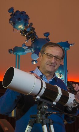 Rodewischer auf der Suche nach dem grünen Kometen - Jochen Engelmann, ehemaliger Chef der Sternwarte Rodewisch. 