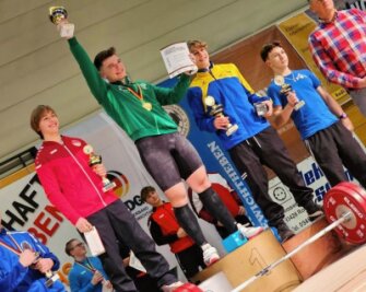 Rodewischer holt Gold - Gewichtheber Oskar Hüllebrand von der TSG Rodewisch ist am Wochenende souverän Deutscher Jugendmeister geworden. 