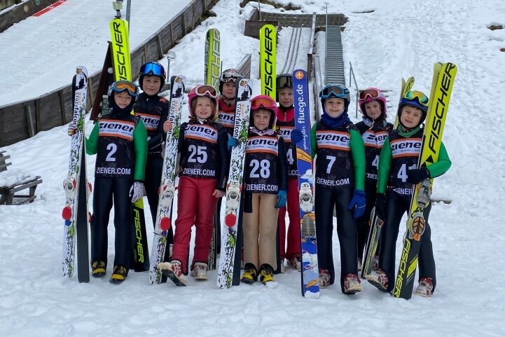 Rodewischer Nachwuchs glänzt im Erzgebirge - Die Wintersportler der WSG Rodewisch präsentierten sich mit starken Leistungen zur Landesmeisterschaft. 