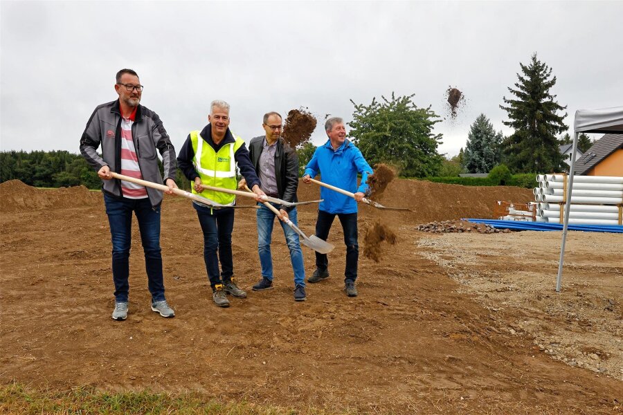 Rödlitz: Ortschaftsrat schlägt Straßennamen vor - Der erste Spatenstich für das Wohngebiet Waldblick fand vor einer Woche statt.